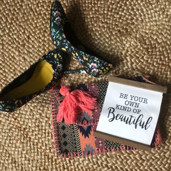 Meet your Posher, Victoria - Picture 1 of 1